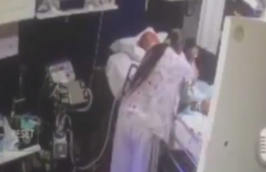 Felçli hastasını böyle yumrukladı