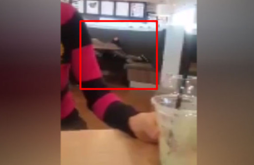 Kafede skandal görüntüler +18