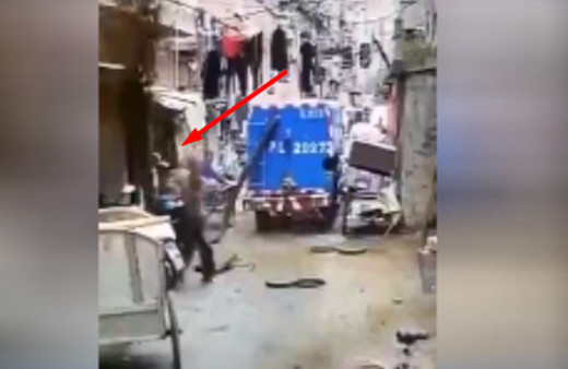 Menfez işçilerin suratına patladı