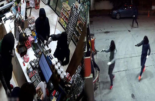 Akaryakıt istasyonunda silahlı soygun kamerada
