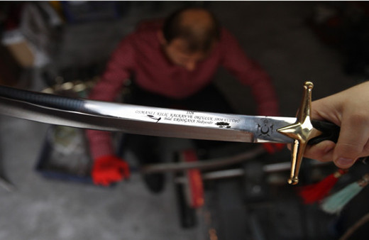 Bilal Erdoğan'a özel kılıç