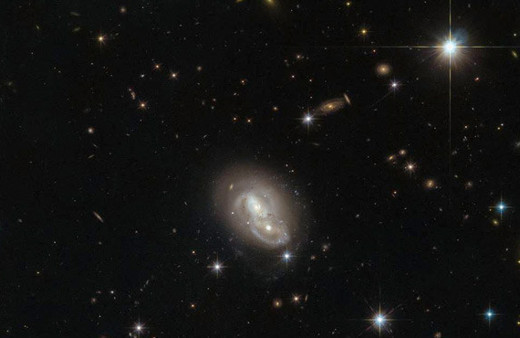 Hubble Teleskobu 'galaksi ikizi' keşfetti