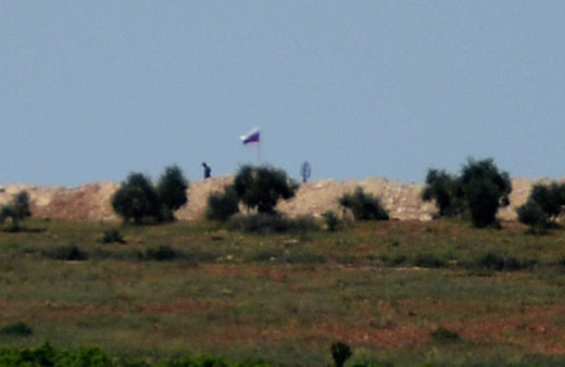 Sınırımıza çekilen Rus bayrağını böyle koruyorlar