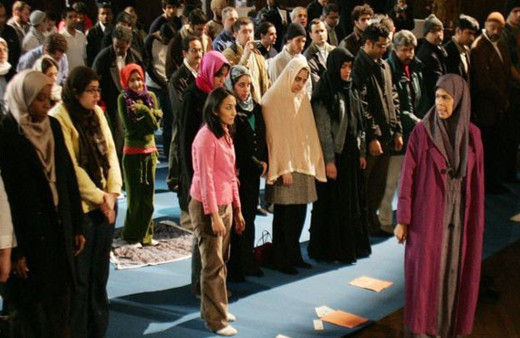 Hollanda'da Cuma namazı ilk kez bir kadın tarafından kıldırıldı