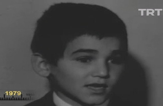 Anneler Günününde  savurganlık üzerinde duran çocuk!