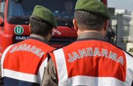 DHKP-C üyesi 4 kişi TIR'ın dorsesinde yakalandı