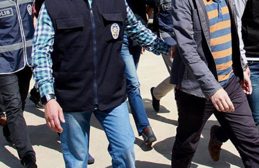 FETÖ şüphelisi annesinin evinde yakalandı
