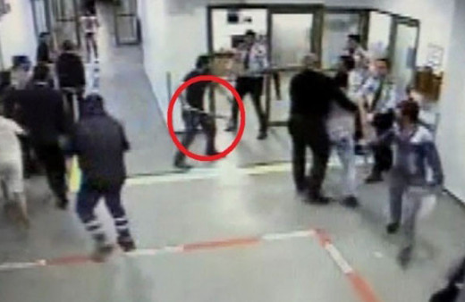 Devlet Hastanesi'ndeki baltalı saldırı güvenlik kamerasında