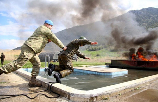 Dünyanın en zorlu askeri eğitimi böyle tatbikat görülmedi!