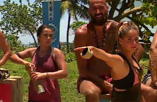 Survivor'da Sabriye ve Berna yine atıştı!