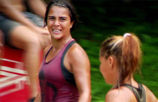 Survivor ödül oyununda Berna'ya yenilen Sabriye çileden çıktı!