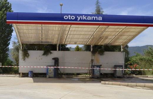 Oto yıkamada korkunç ölüm tazyikli su bir anda fışkırınca...