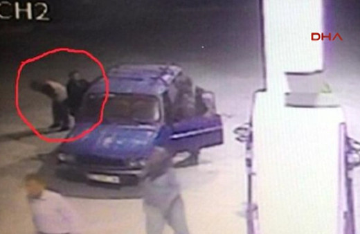 Oto yıkamada korkunç ölüm tazyikli su bir anda fışkırınca