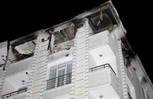 Esenyurt'ta apartman dairesinde patlama: Yaralılar var