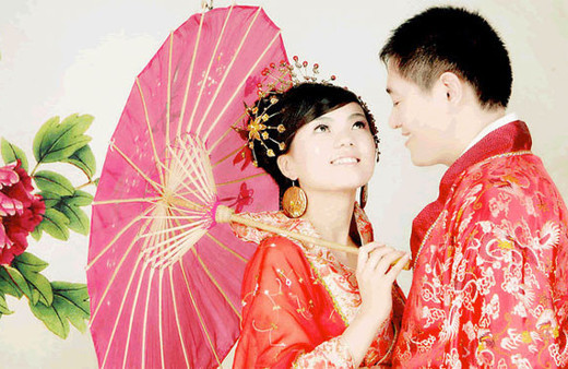 Fakir Damat gelinden utandı düğününe akraba kiraladı