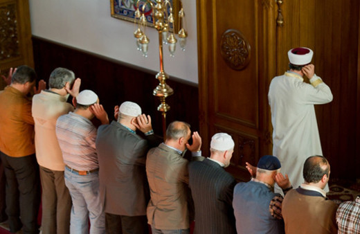 Namaz kıldırırken hayatını kaybetti