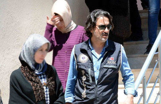 Rodos planı tutmayan FETÖ'cülerin çantalarından çıkanlara bakın!