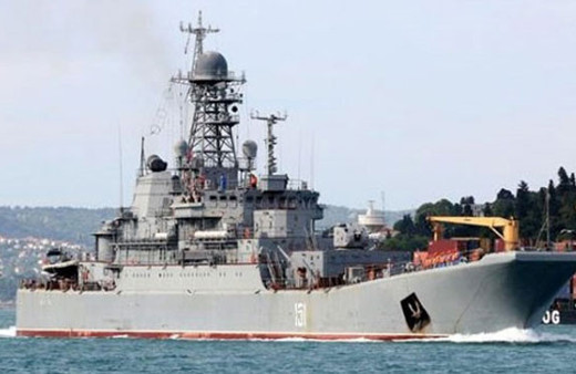 Rus savaş gemisi İstanbul Boğazı'ndan geçti