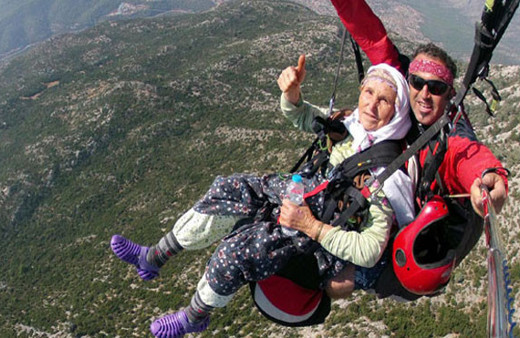 87 yaşında görüntüleri sosyal medyayı salladı!