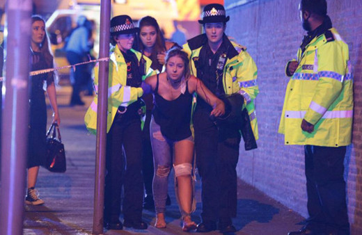 İngiltere'de Manchester Arena'da patlama!