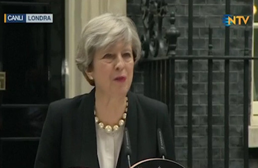 İngiltere Başbakanı canlı yayında açıkladı