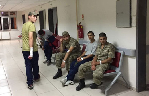 Manisa'da rahatsızlanan askerlerle ilgili Valilik'ten yeni açıklama