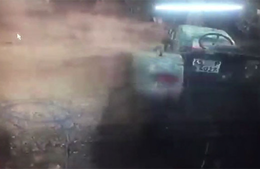 Manisa'daki deprem anı güvenlik kameralarına yansıdı