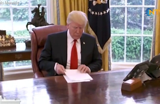 Trump sinirlenip röportajı bitirdi