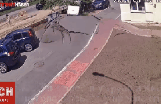 Su borusu bomba gibi patladı!