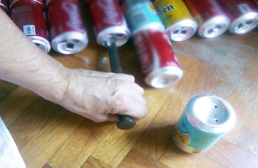 Teneke kutulardan yaptığı şey akla hayal gelmez!