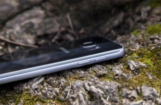 Samsung S8 üzerinden tren geçerse!