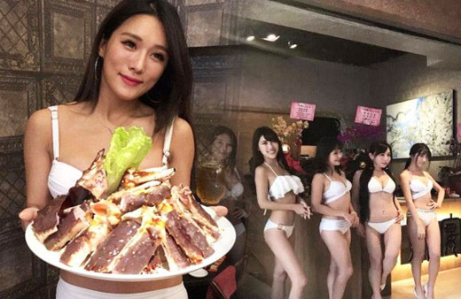 Ne yapacaklarını şaşırdılar! Bikinili garsonlarla müşteri patlaması