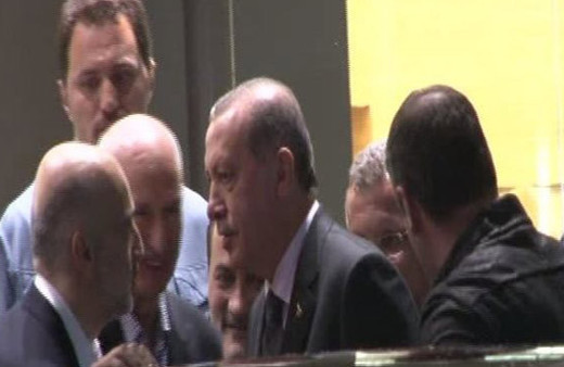 Erdoğan o ismi hastanede ziyaret etti