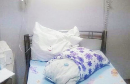 Hastanede akılalmaz olay! Hastanın yastığından çıktı