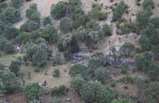 Şırnak'ta düşen askeri helikopterin enkazı görüntülendi