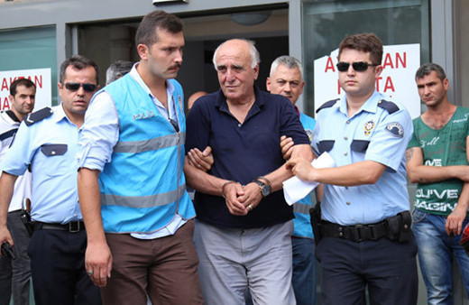 Hakan Şükür babasıyla ilgili kötü haberi kendi verdi!