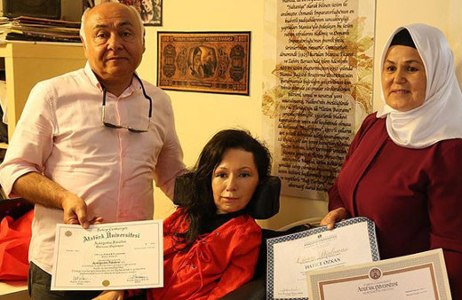 Doktorların 2 yıl ömür biçtiği Hatice, 3 üniversite bitirdi