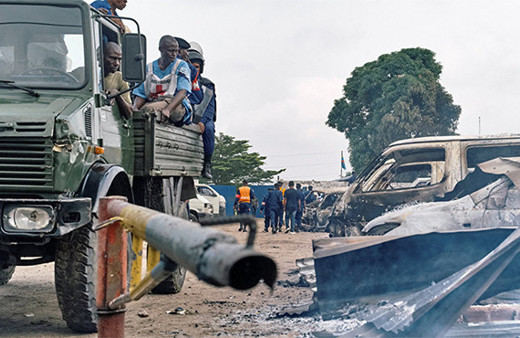 900 mahkum kaçtı; en az 11 kişi öldü!