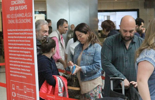 Haluk Bilgiler kızı ve Aşkın Nur Yengi ile görüntülendi