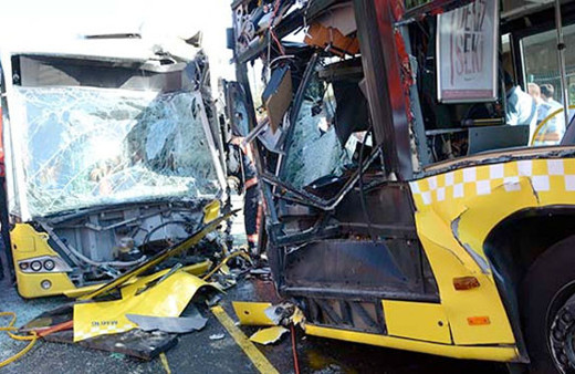 Metrobüsler kafa kafaya çarpışmıştı acı haber geldi