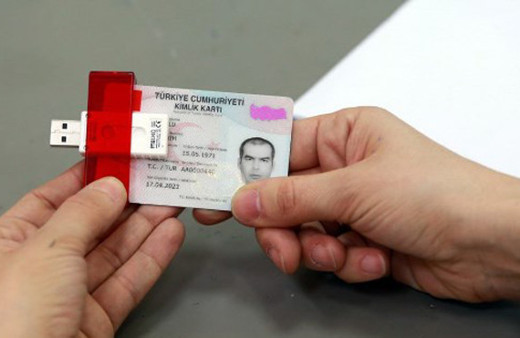 Çipli kimlik kartını zamanında almayanlara kötü haber