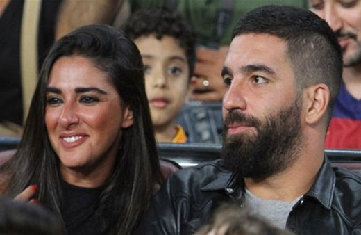 Değişenler kervanına Arda Turan'ın sevgilisi Aslıhan'da katıldı