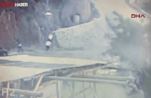 Üzerine kaya parçası düşen öğrencinin feci ölümü kamerada