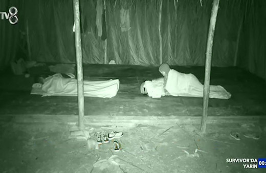 Adem uykusunda konuştu! Sabriye şaşırdı kaldı