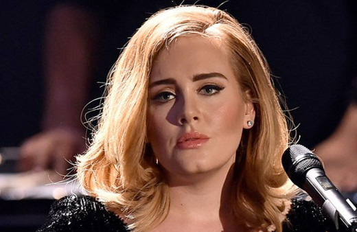 Adele, Londra'daki yangın yerine gitti