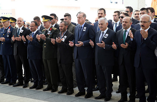 Cumhurbaşkanı Erdoğan ve Binali Yıldırım şehit cenazesine katıldı
