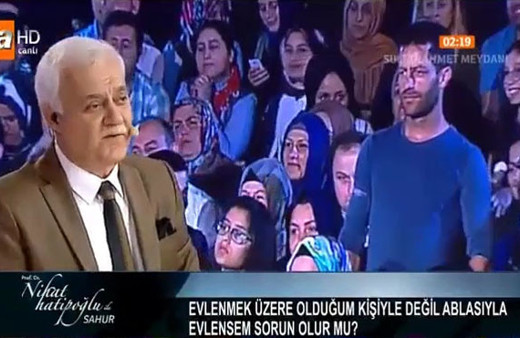 Nihat Hatipoğlu'na sorulan soru pes dedirtti