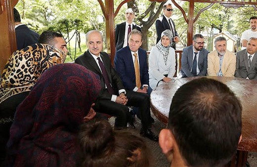 Numan Kurtulmuş 5 gencin ibretlik hikayesini dinledi