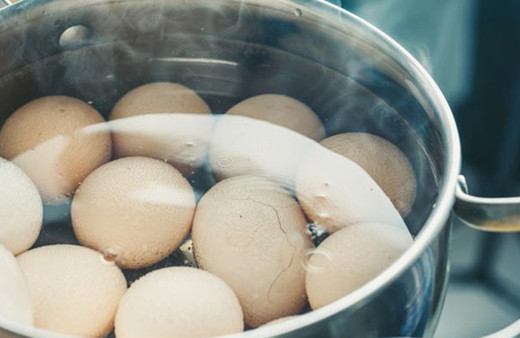 Haşlanmış yumurtanın suyunu dökmeyin!