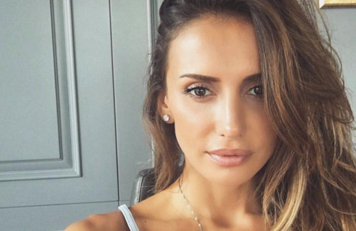 Emina Sandal dudaklarına dolgu yaptırdı